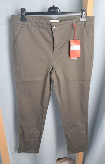 LPB pantalon chino kaki T.42 neuf