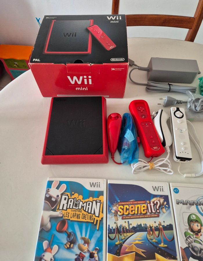 Console nintendo wii mini rouge en boite et jeux - photo numéro 2