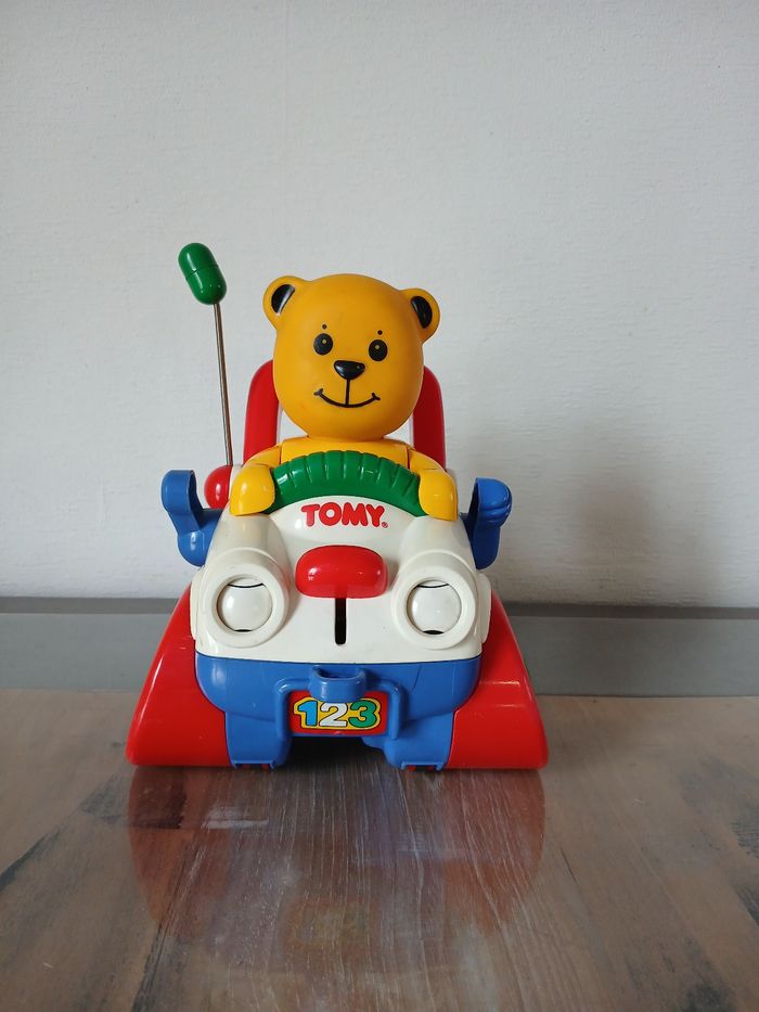 Voiture ourson Tomy