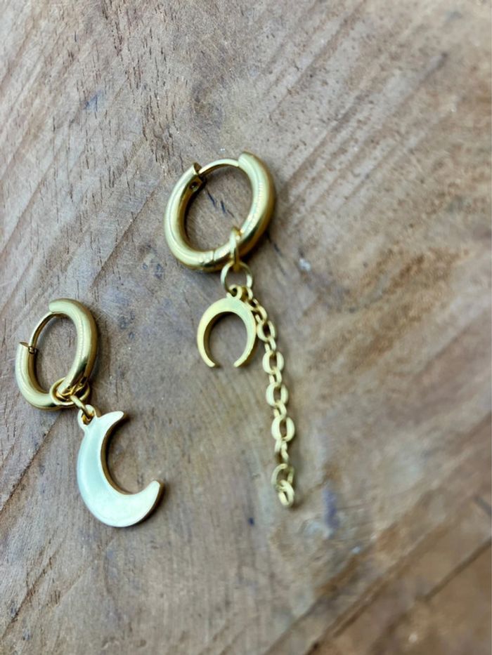Boucles d’oreilles petites créoles breloques chaînes acier inoxydable lunes - photo numéro 3