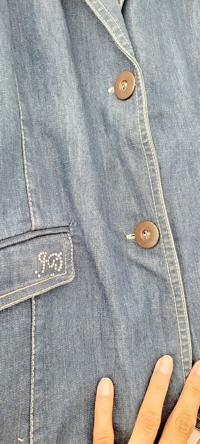 Veste en jeans taille 44 TBE - photo numéro 3