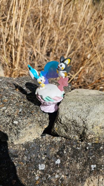 Super figurine Pokemon pachirisu et emolga