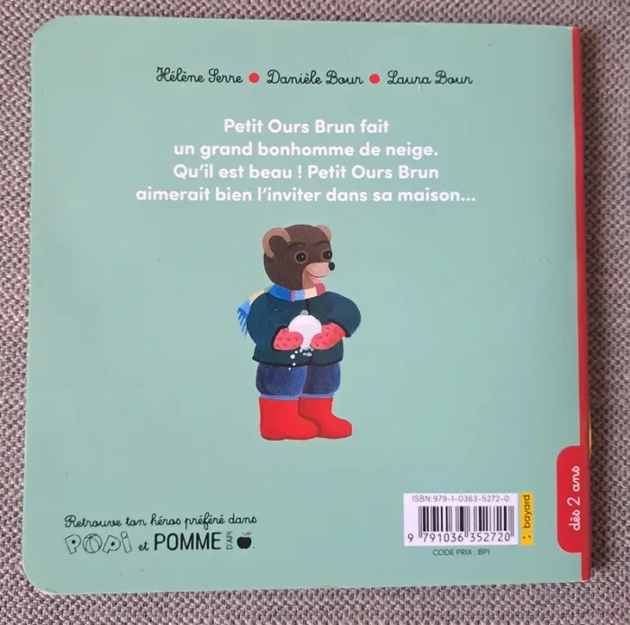 Petit ours brun fait un bonhomme de neige - photo numéro 2