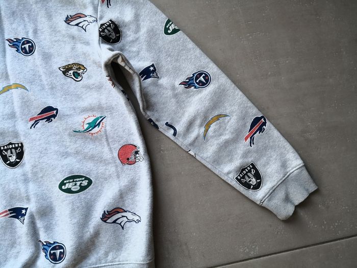 Sweat à capuche gris clair NFL comme neuf. - photo numéro 7