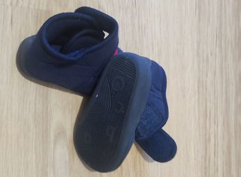 Chaussons à scratch bleu 18