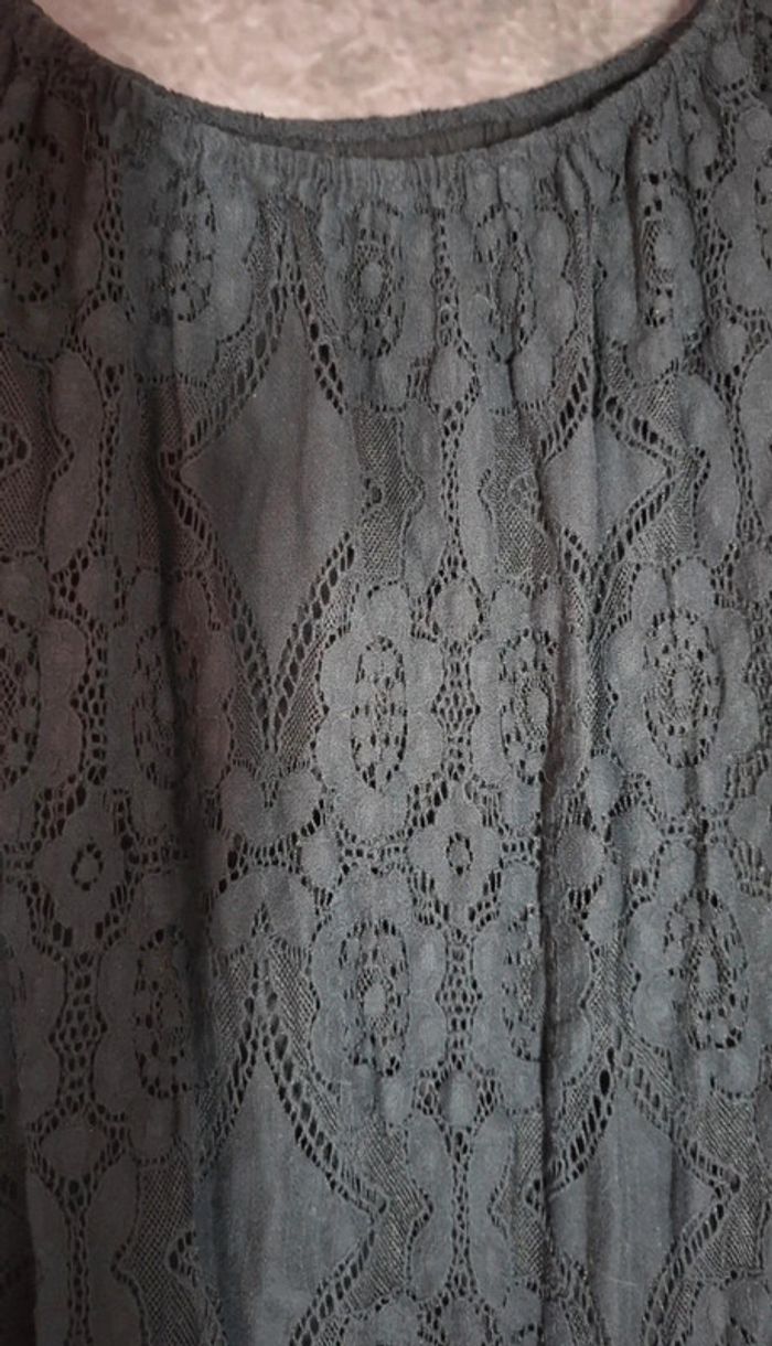 Robe dentelle noire - photo numéro 16