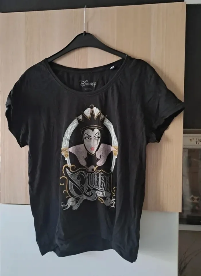 T-shirt evil queen