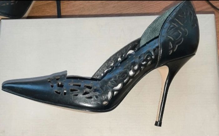 Escarpins San Marina modèle NATA - Noir Cuir - Pointure 36
- photo numéro 2