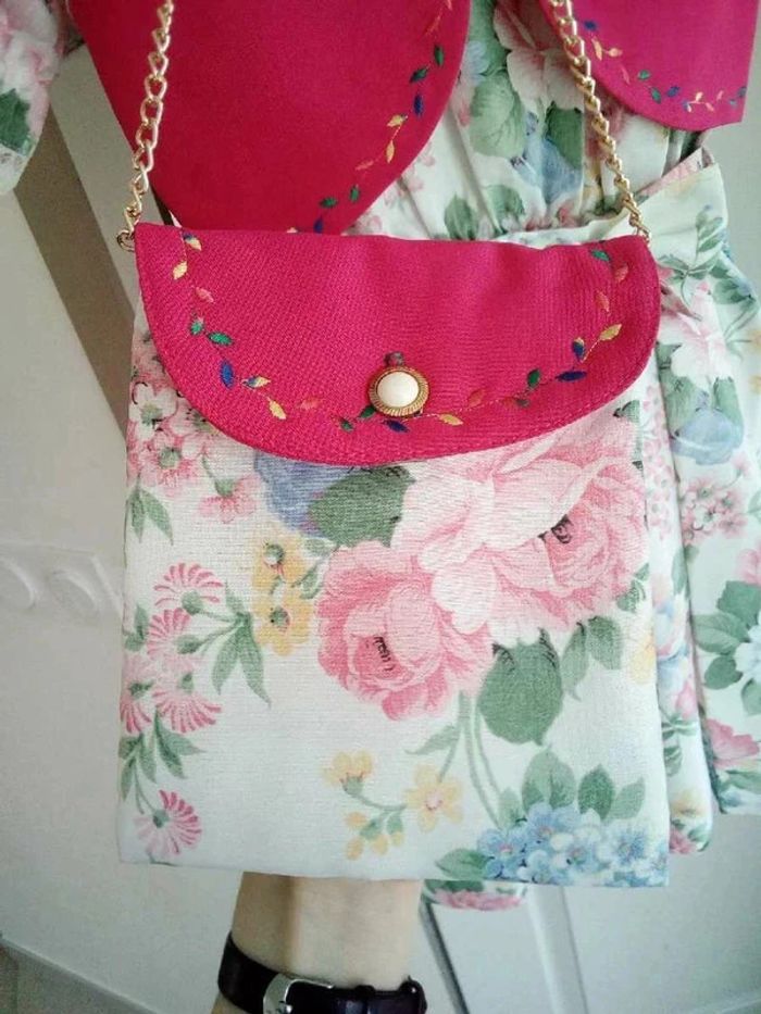 Magnifique robe habillée fille, avec petit boléro + sac motif fleuri - photo numéro 4