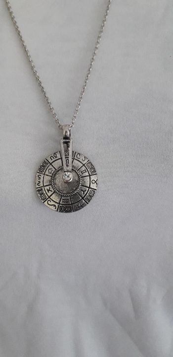 Collier sautoir signes du zodiaque argenté