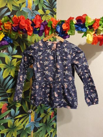 Blouse fleurie dos boutonné