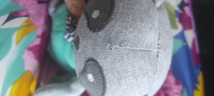 Peluche panda obaïbi Okaïdi gris vert cravate rayée grelot Doudou Blanc Rayé - photo numéro 3