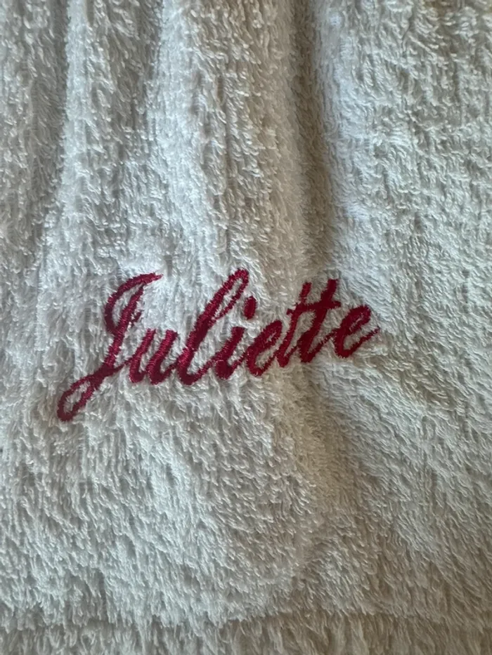 Peignoir, brodé au nom de Juliette taille deux ans - photo numéro 8