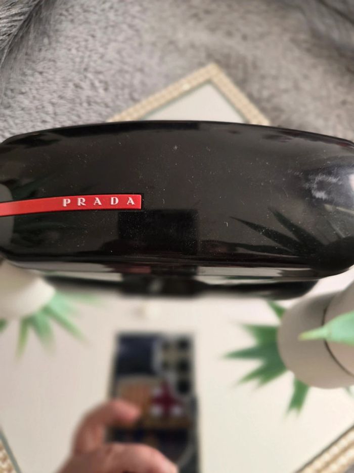 Jolie paire de lunette Prada - photo numéro 10