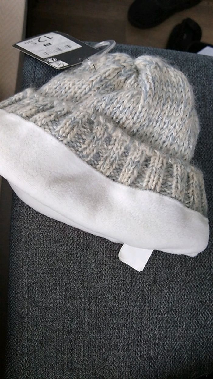 Bonnet NEUF - photo numéro 2