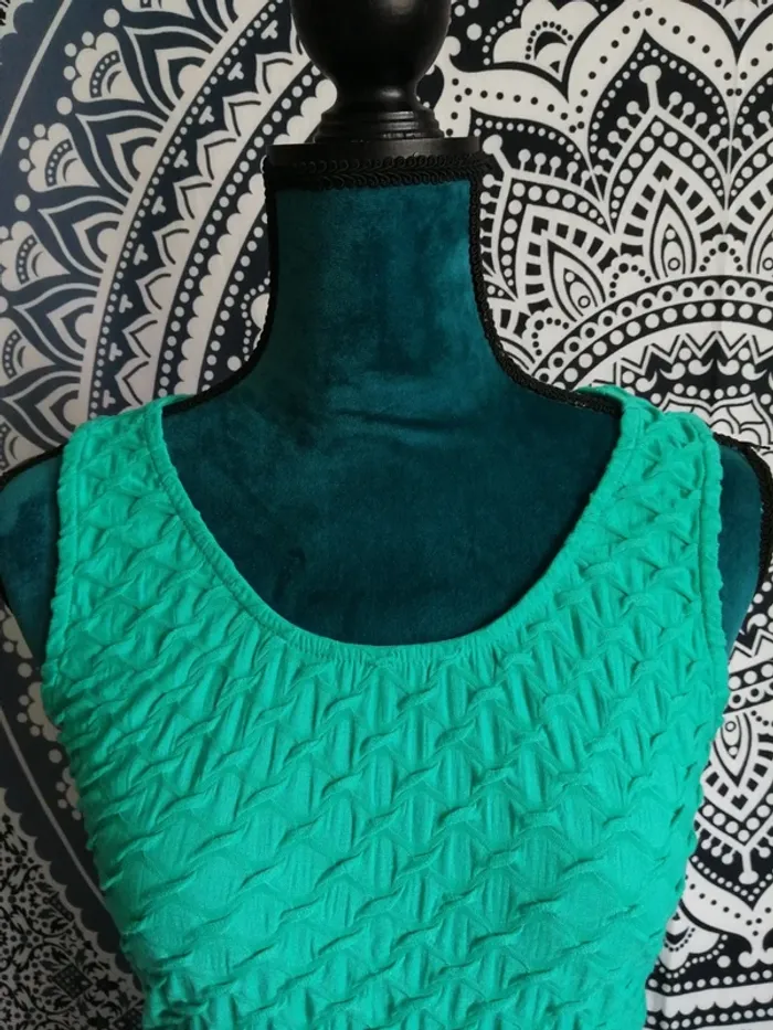 Top vert à reliefs / sans marque / (M) - photo numéro 3