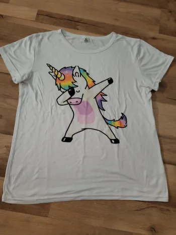 T-shirt fille taille 36 mbaurce