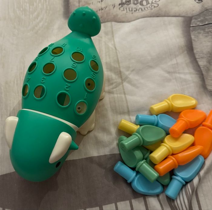Jeu dinosaures sensoriel montessori - photo numéro 3