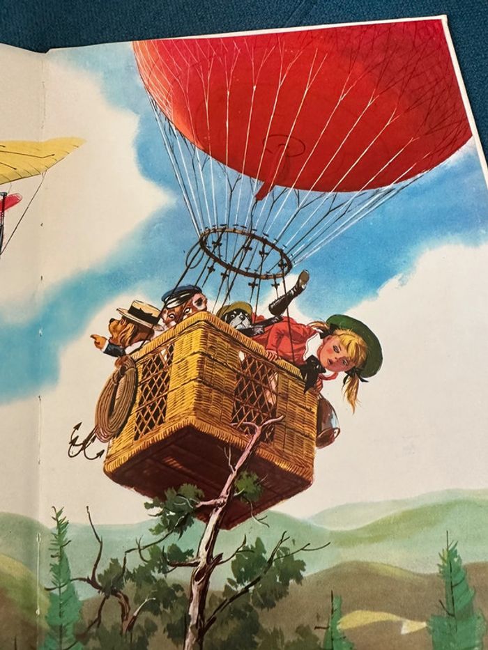 Livre Caroline à travers les âges Grands albums Hachette bd Pierre Probst - photo numéro 8