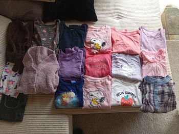 Lot de 17 vêtements filles 4 ans