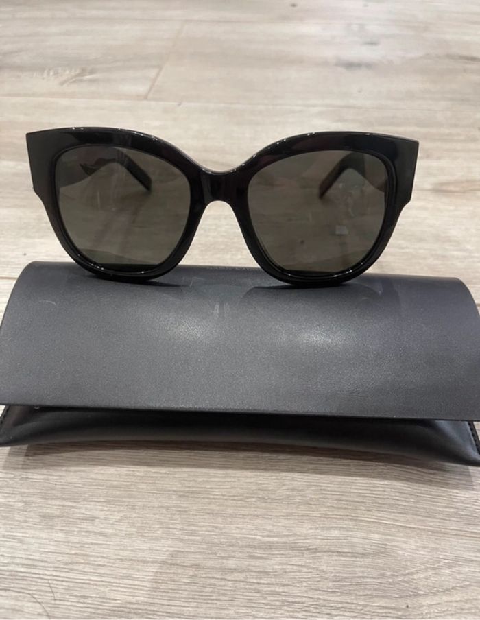 Lunettes de soleil Saint Laurent neuves - photo numéro 2