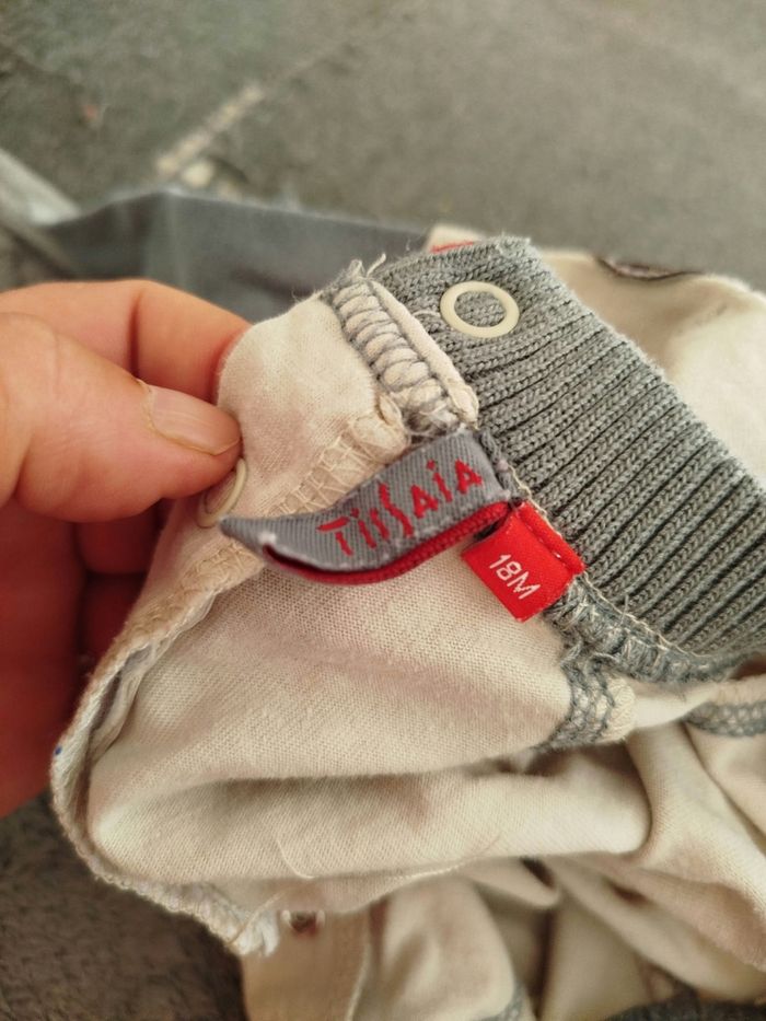 T-shirt manche longue. Taille 18 mois. Tissaia. Très bon état - photo numéro 2