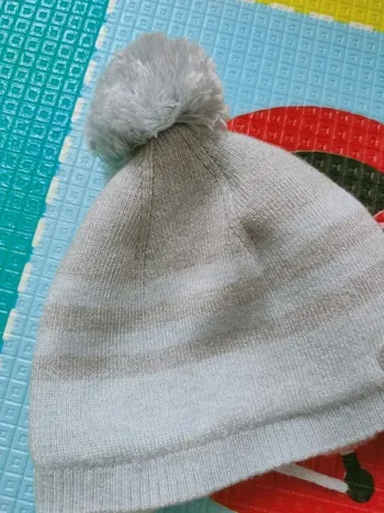 Lot bonnet et gants 6-12 mois neufs