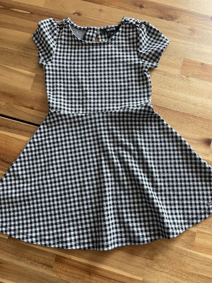 Lot vêtements 5 ans - photo numéro 8