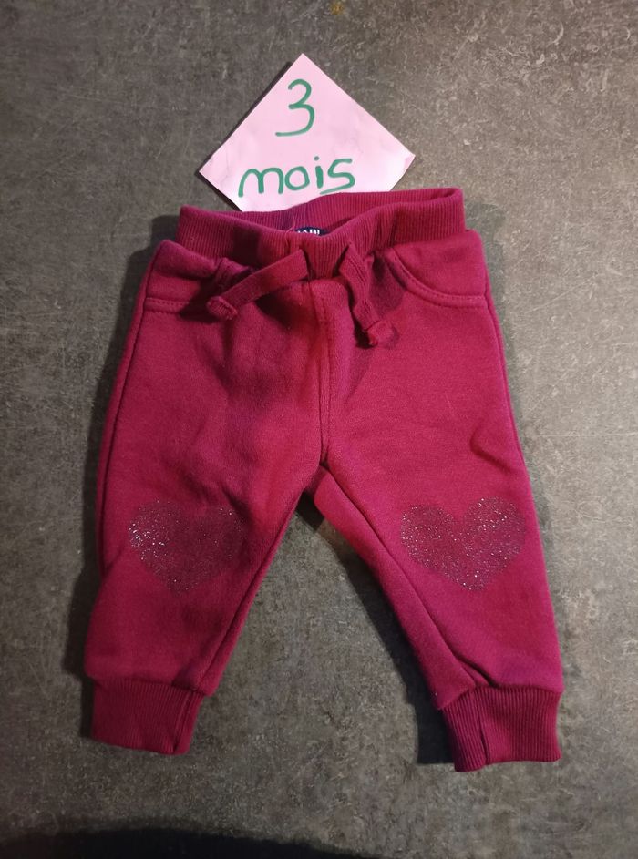 Pantalon bordeau 3 mois