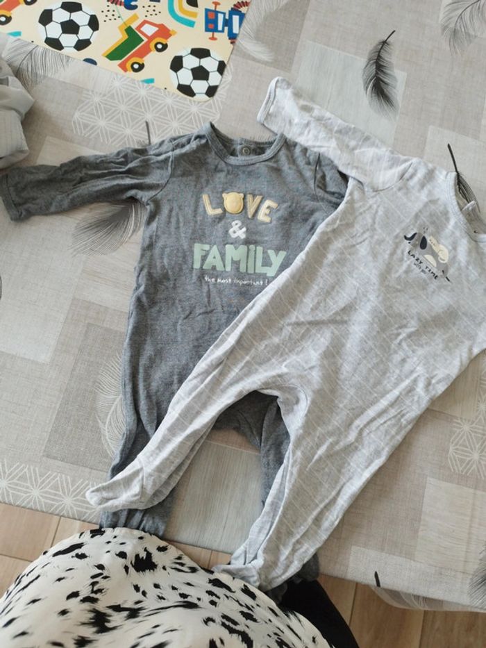 Lot pyjama avec pieds - photo numéro 2