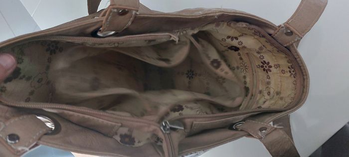 Sac à main marron clair avec une poche centrale - photo numéro 7