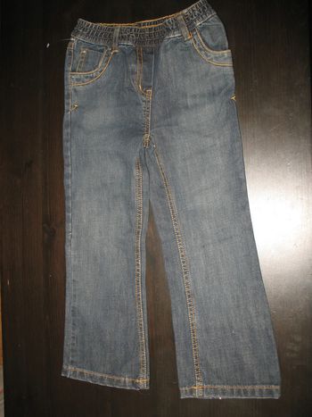 JEAN DROIT BLEU FONCE FILLE "OKAIDI" - NEUF - 5 ANS - n°01