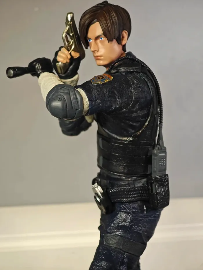 Figurine Resident Evil 2 : Leon 32cm neuve sans boîte - photo numéro 5