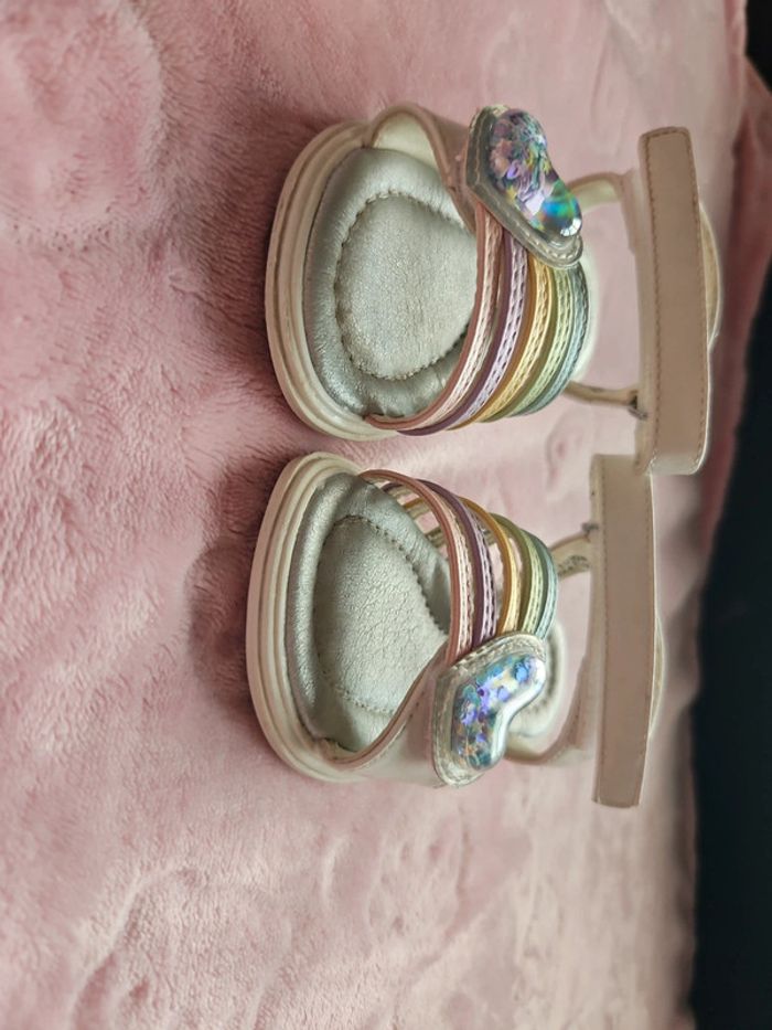 Sandales fille avec coeur pailettes - photo numéro 6