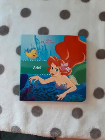 Livre  disney princesses : Ariel la petite sirène neuf