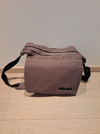 Sac à langer Béaba.