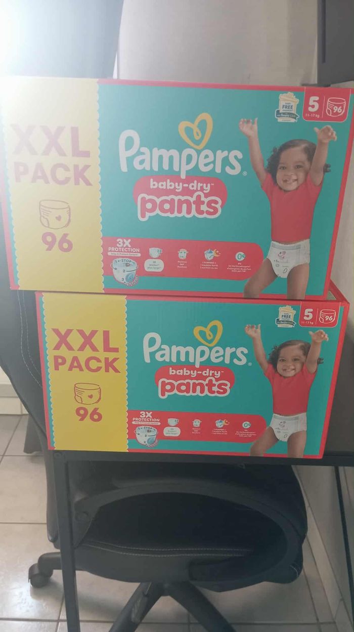 2 cartons XXL  packs ( 192 couches ) Pampers PANTS  taille 5 neuf jamais ouvert