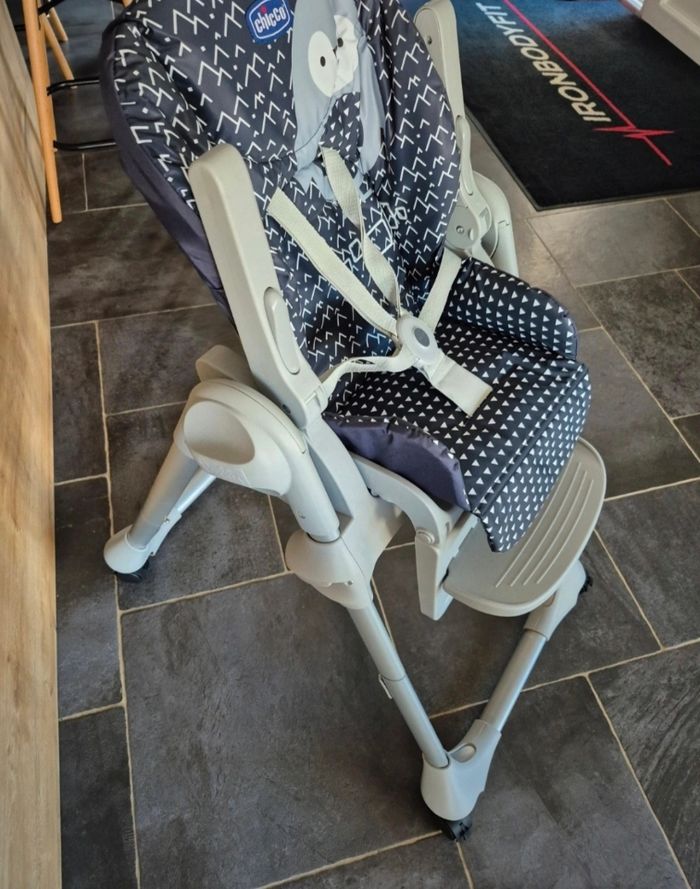 Chaise haute - photo numéro 3