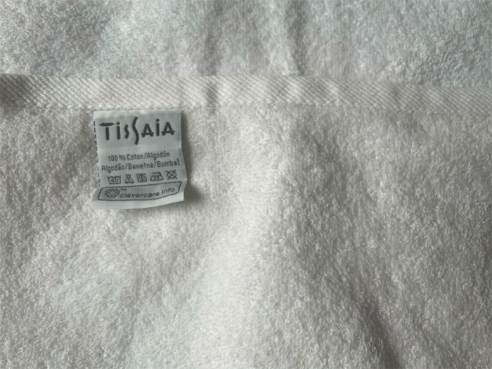 Serviette de bain enfant neuve + 2 gants de toilettes enfants - photo numéro 3