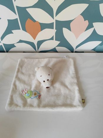 Doudou plat Winnie l'ourson Disney