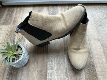 - Bottines    - Pointure 37 - Très bon état