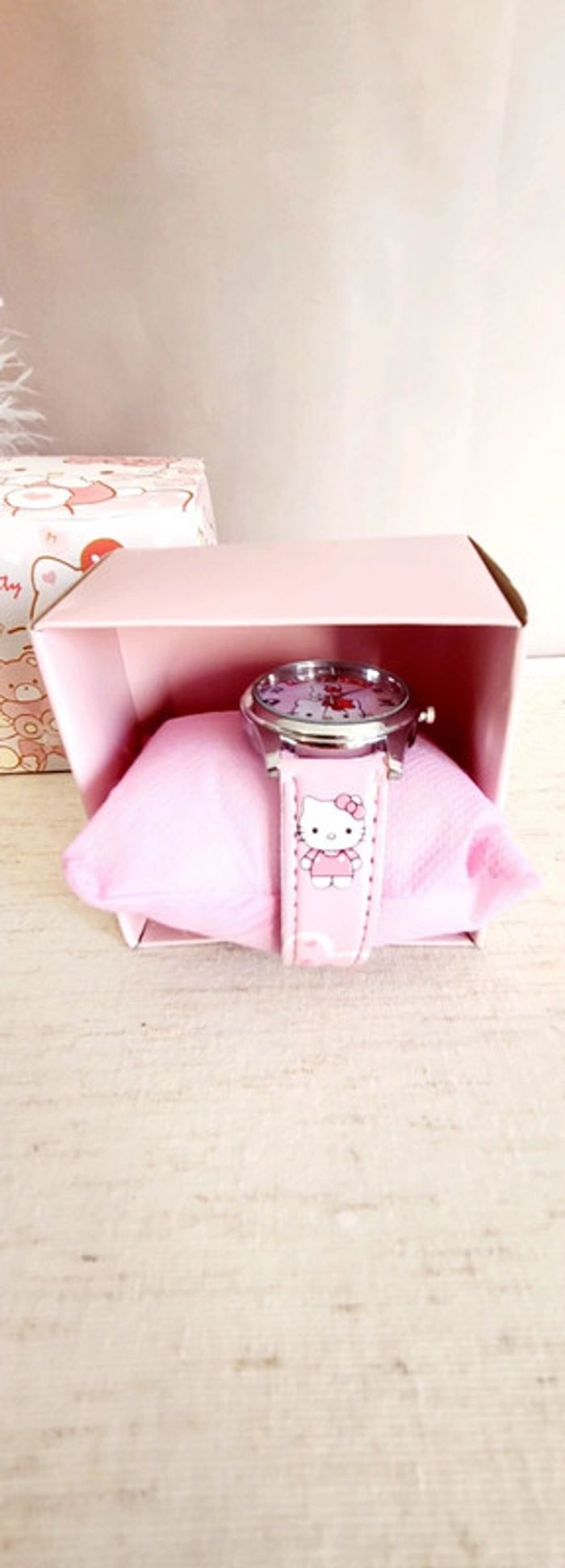 Montre Hello Kitty rose avec boîte - photo numéro 4