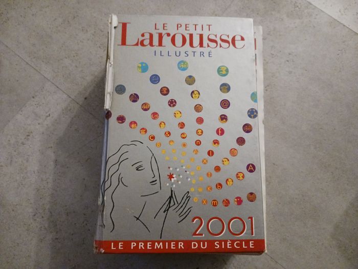 le petit Larousse Illustré 2001