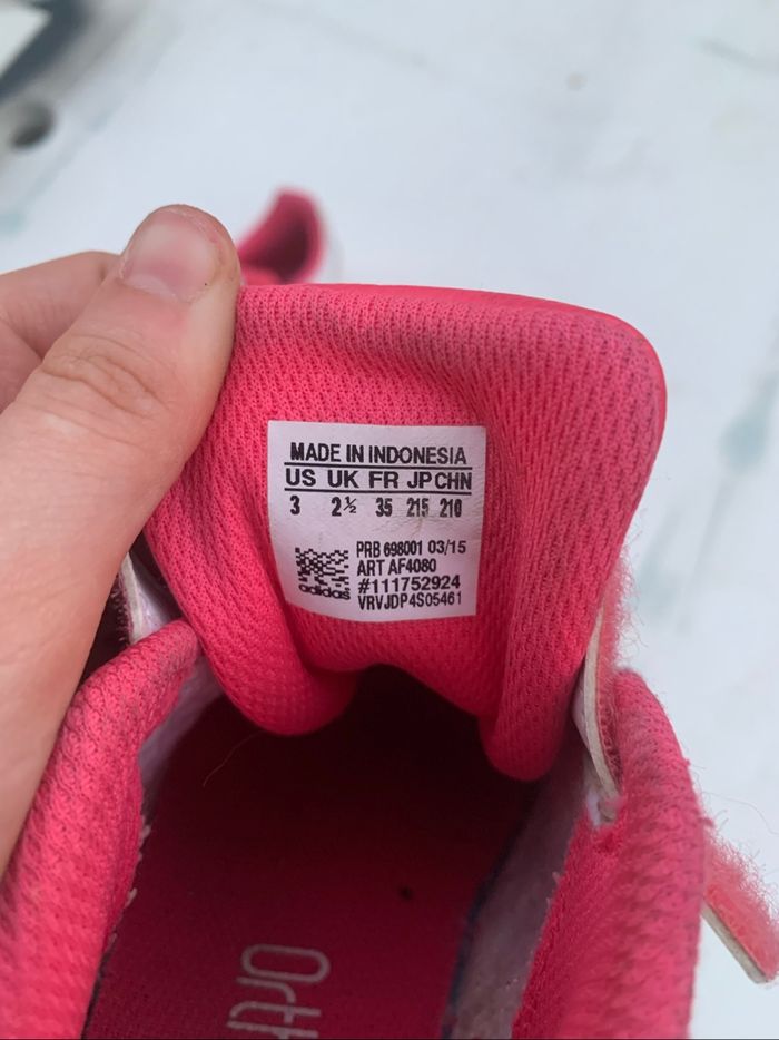 Paire de chaussures - photo numéro 4