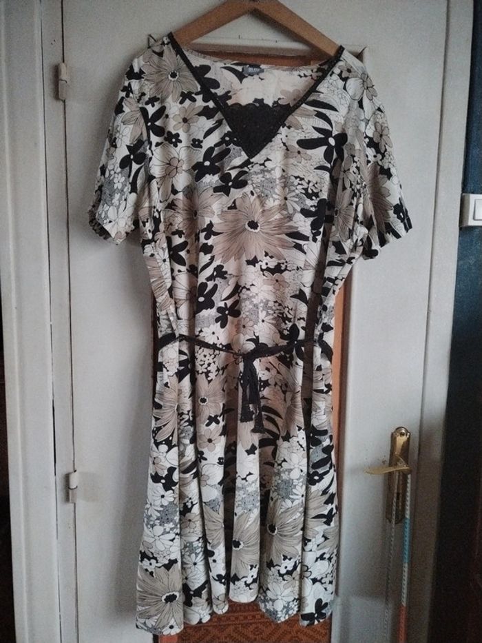 Robe mi saison (taille 52)