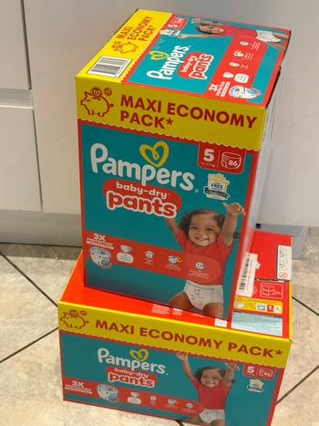 Lot couches Pampers Pants 