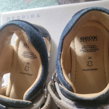 Sandales garçon en cuir  Geox bleu et blanche 