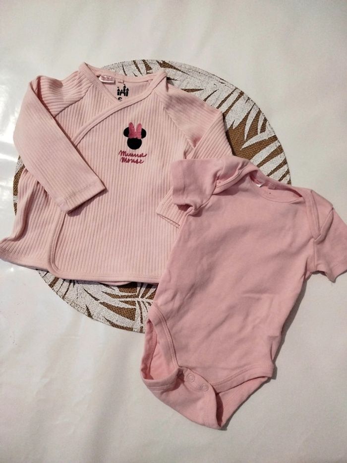 Gilet bébé avec body neuf 3 mois Disney Minnie - photo numéro 5