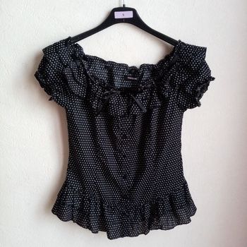 Joli top épaules découvertes 🎀