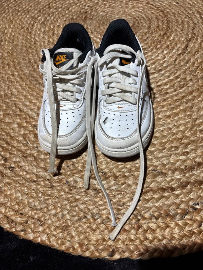 Basket Nike force 1 pointure 28 - photo numéro 12